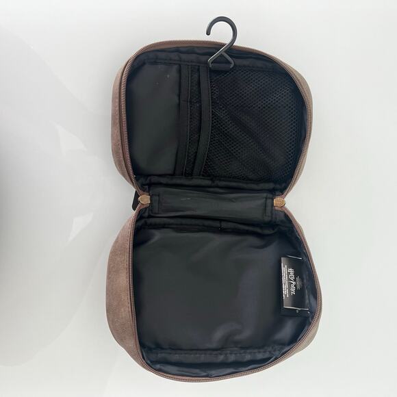 NWT Wizarding World Harry Potter Trunk Travel Bag Toiletry Bag Cosmetic Case - Picture 3 of 8